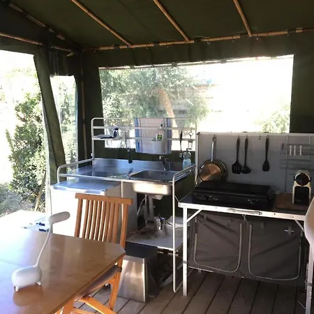 Luxury tent Safari Les Lauriers Sur Ile du Levant